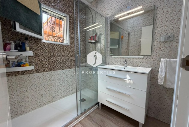 Resale - Chalet -
Torrevieja - Nueva Torrevieja