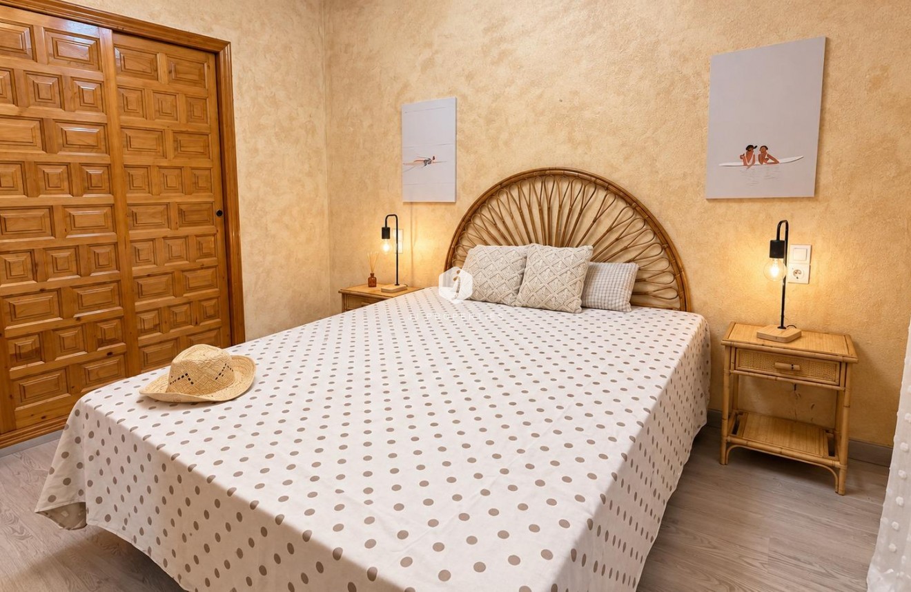 D'occasion - Appartement -
Torrevieja - Playa de los Locos