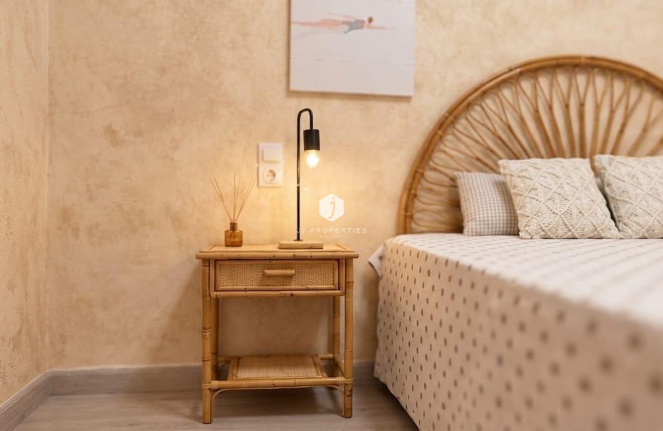 D'occasion - Appartement -
Torrevieja - Playa de los Locos