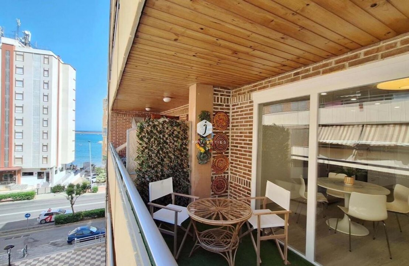Tweedehands - Appartement / flat -
Torrevieja - Playa Acecion
