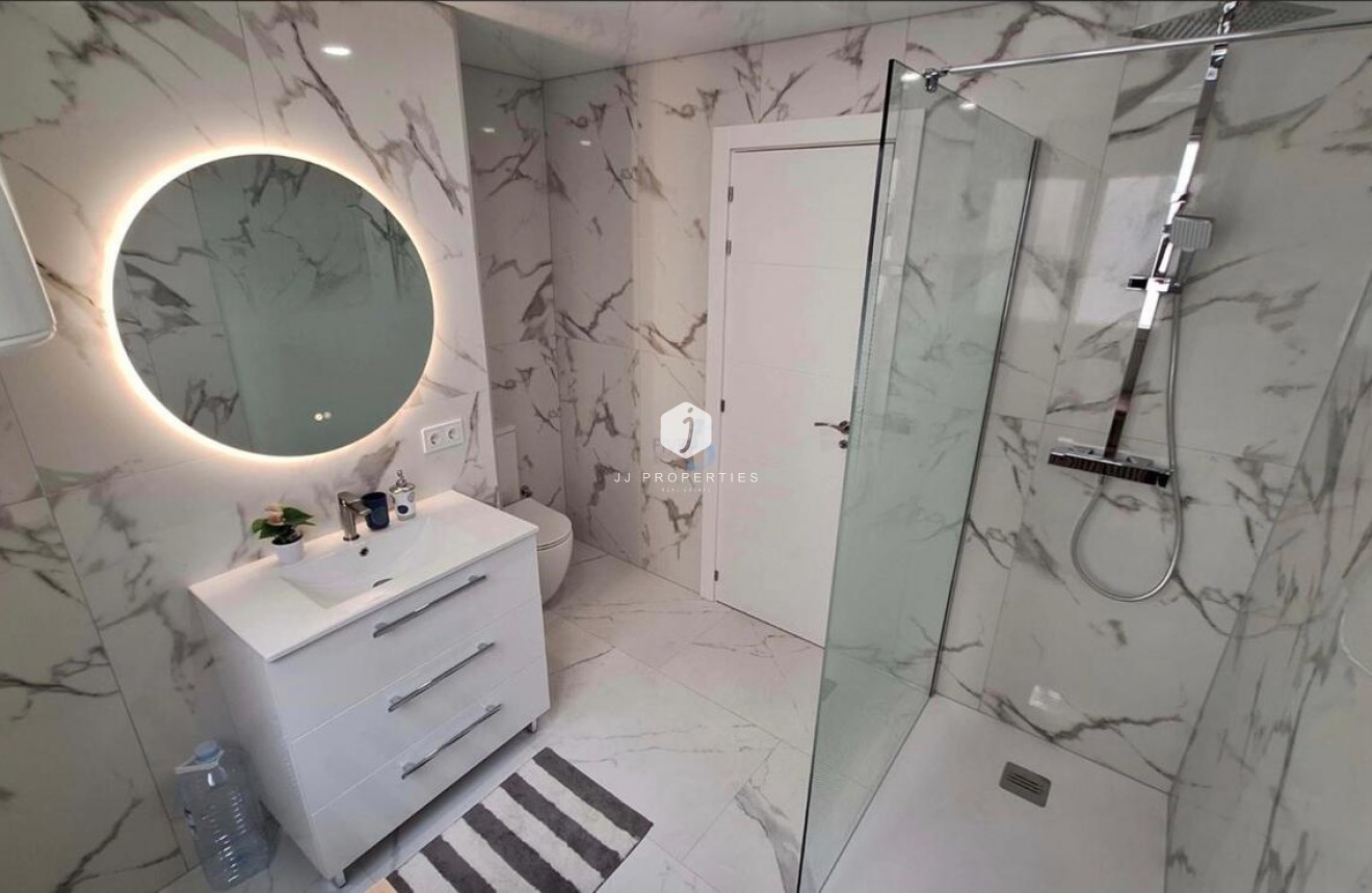 Tweedehands - Appartement / flat -
Torrevieja - Playa Acecion