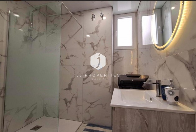 Tweedehands - Appartement / flat -
Torrevieja - Playa Acecion