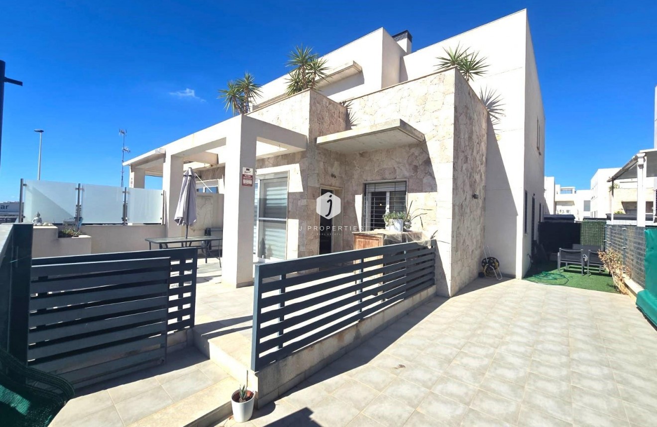 Z drugiej ręki - Dupleks -
Torrevieja - Sector 25