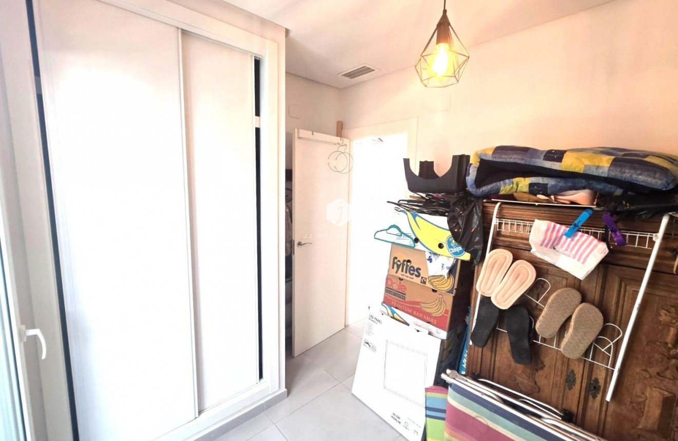 Z drugiej ręki - Dupleks -
Torrevieja - Sector 25