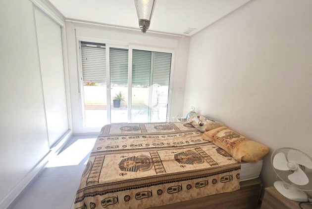 Z drugiej ręki - Dupleks -
Torrevieja - Sector 25