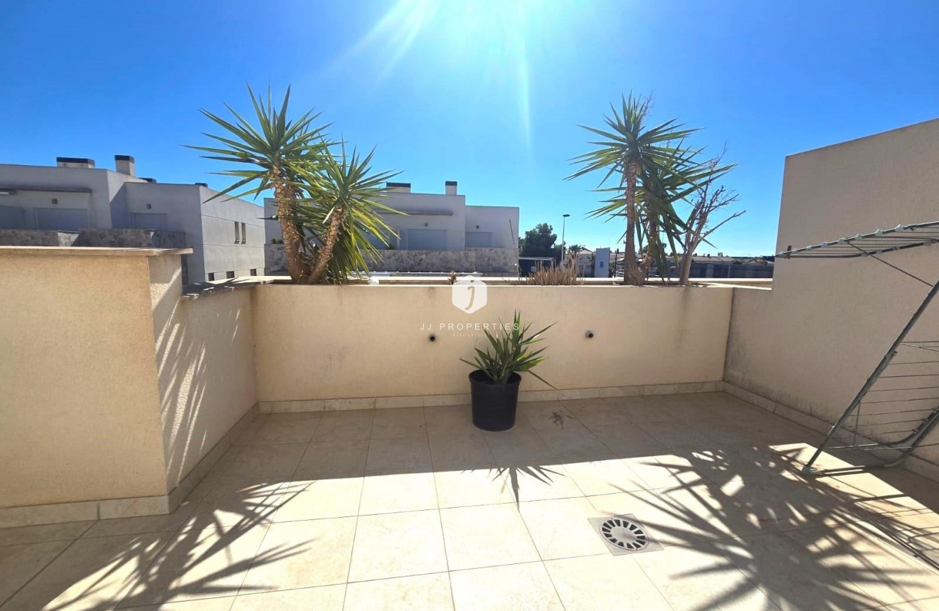 Z drugiej ręki - Dupleks -
Torrevieja - Sector 25