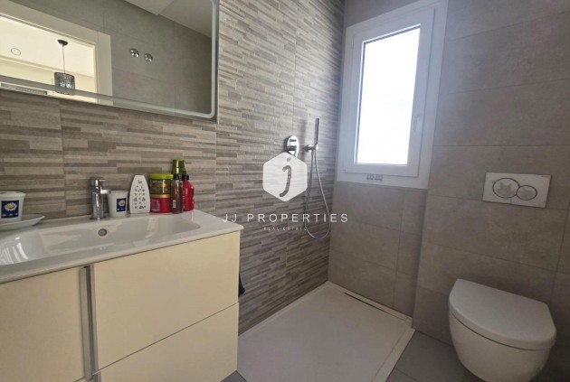 Z drugiej ręki - Dupleks -
Torrevieja - Sector 25