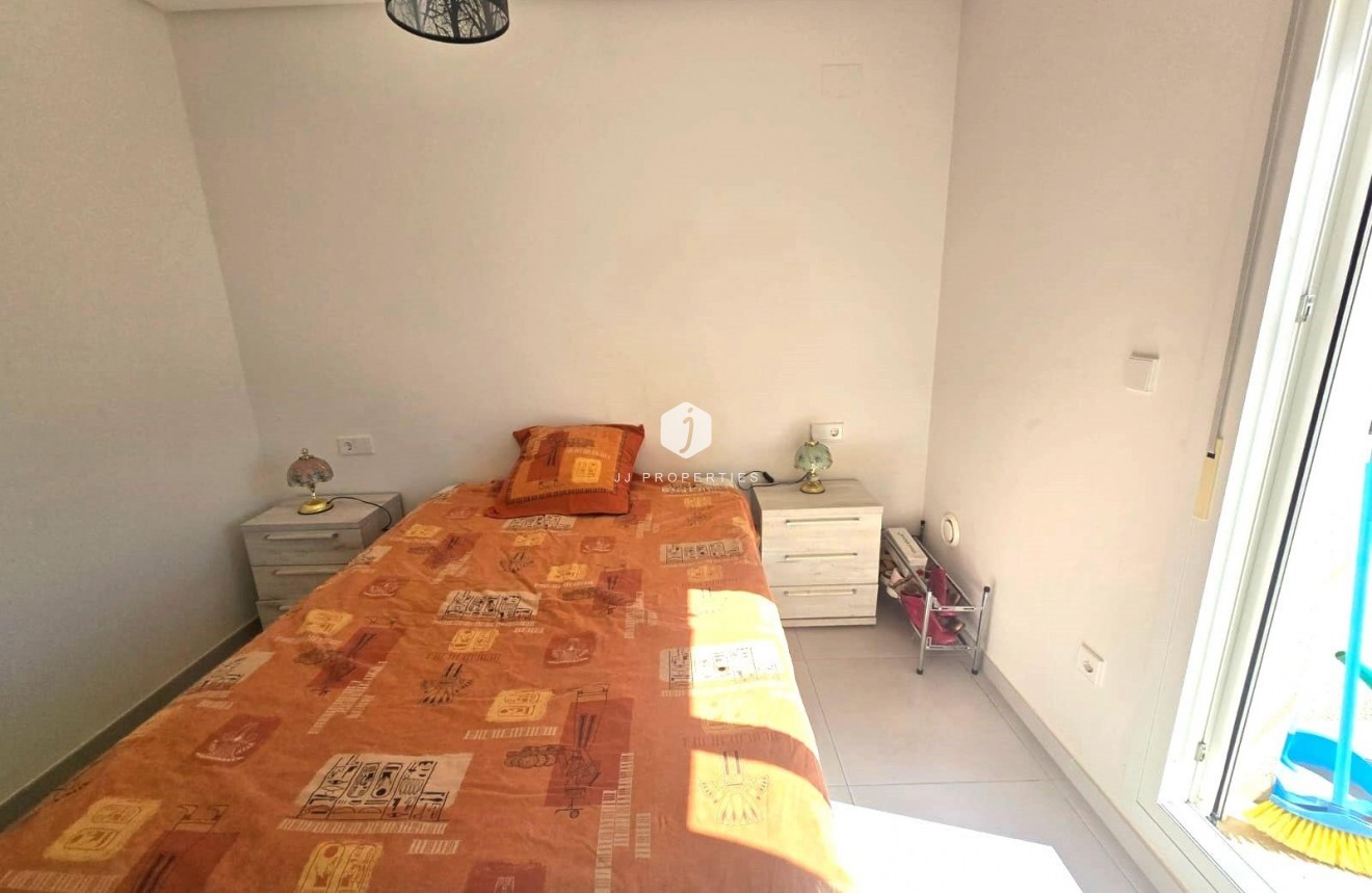 Z drugiej ręki - Dupleks -
Torrevieja - Sector 25