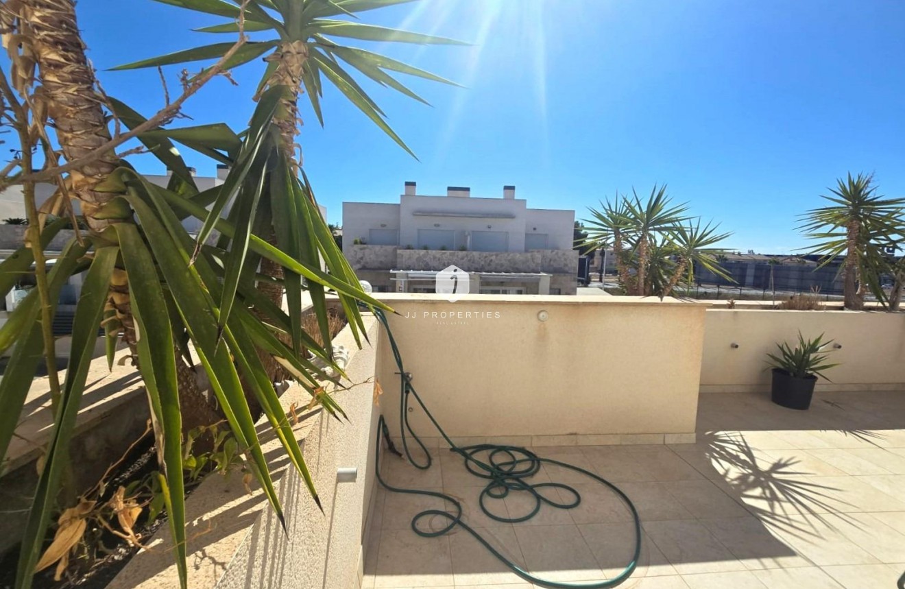 Z drugiej ręki - Dupleks -
Torrevieja - Sector 25