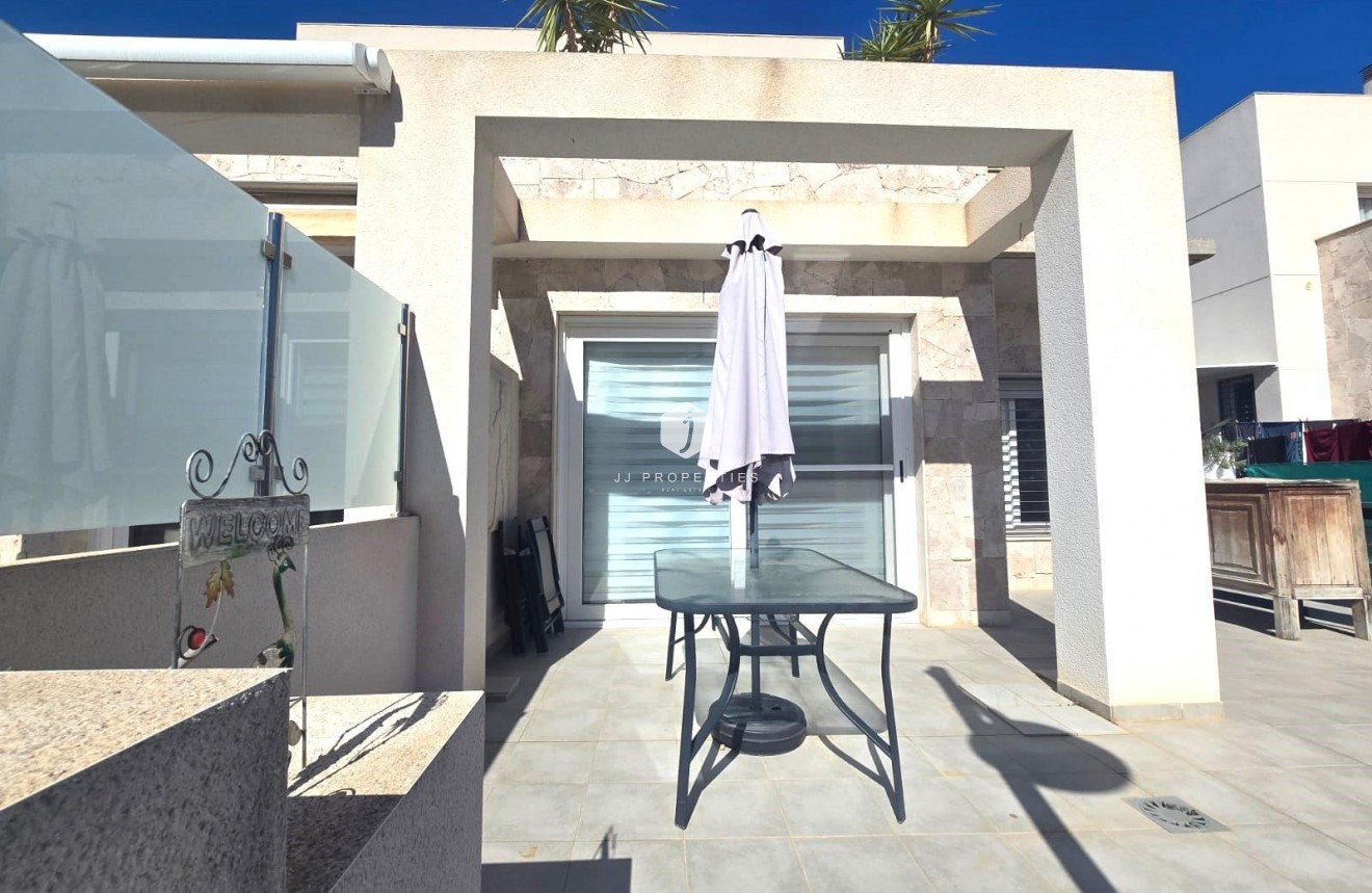 Z drugiej ręki - Dupleks -
Torrevieja - Sector 25