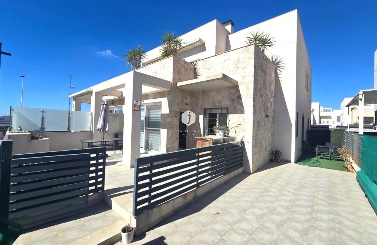 Z drugiej ręki - Dupleks -
Torrevieja - Sector 25