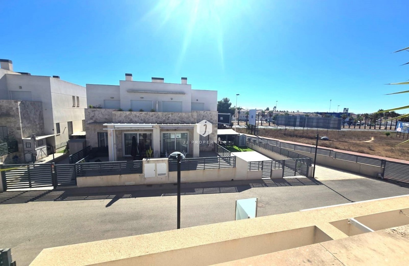 Z drugiej ręki - Dupleks -
Torrevieja - Sector 25