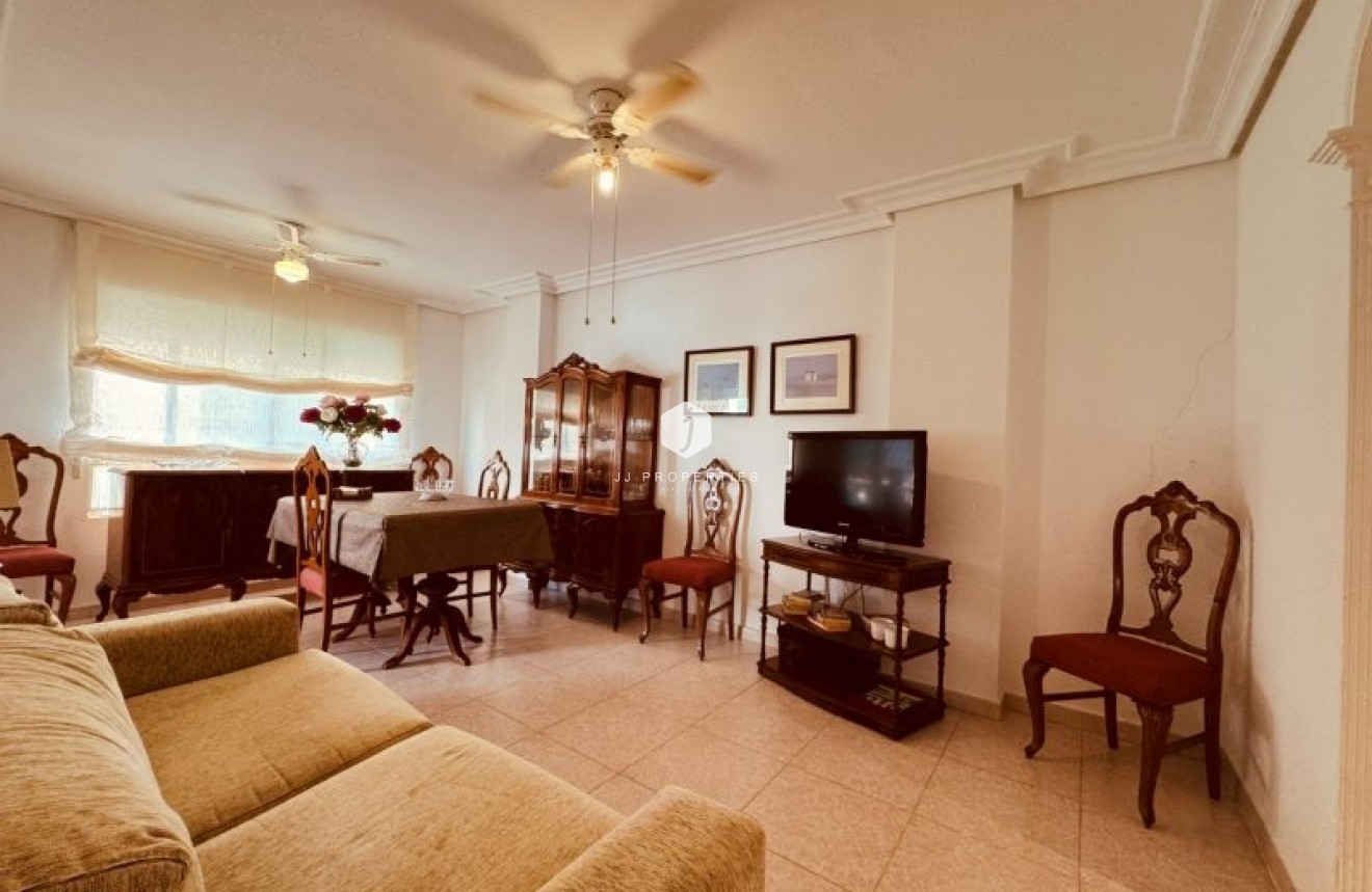 Aus zweiter Hand - Wohnung -
La Mata - Costa Blanca