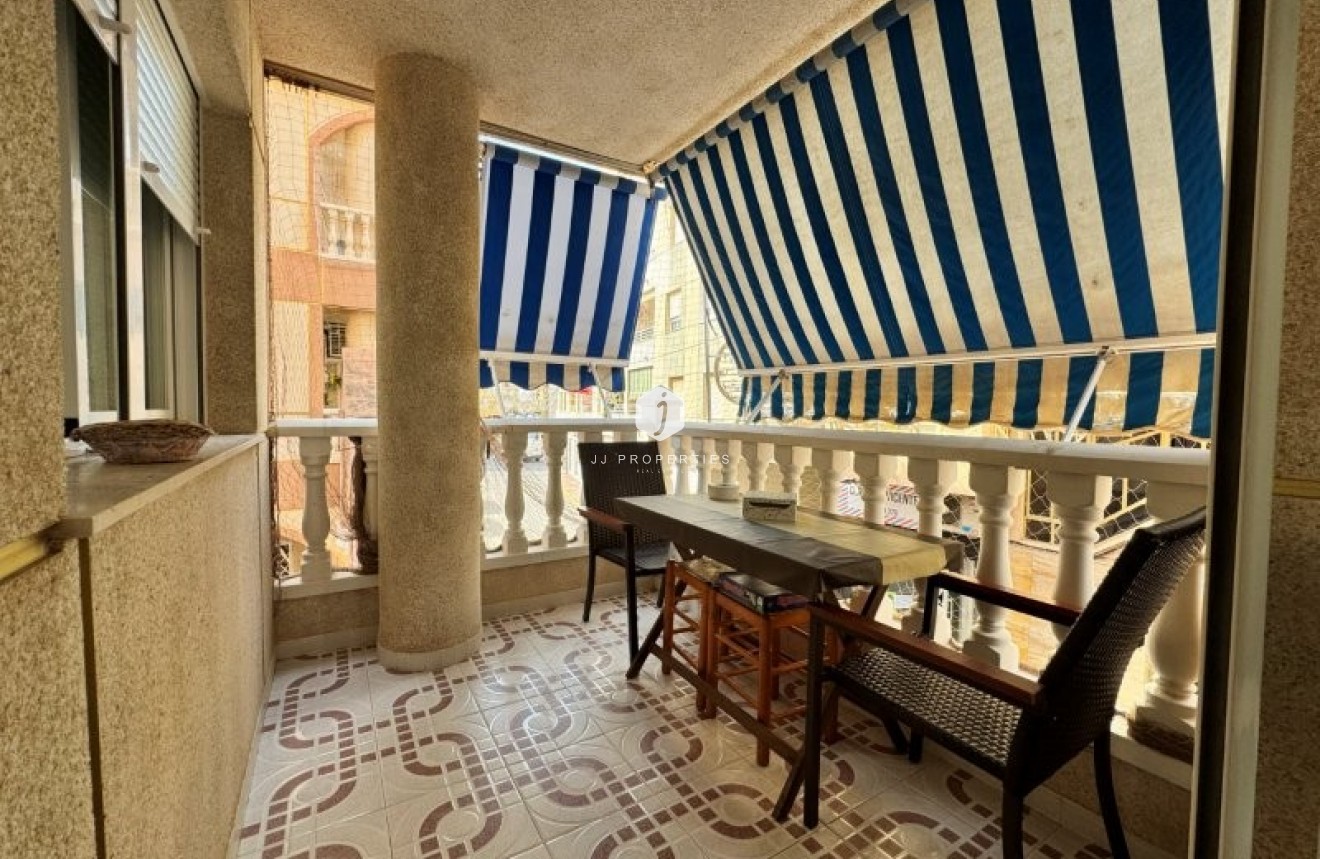 Aus zweiter Hand - Wohnung -
La Mata - Costa Blanca