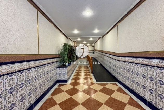 Aus zweiter Hand - Wohnung -
La Mata - Costa Blanca