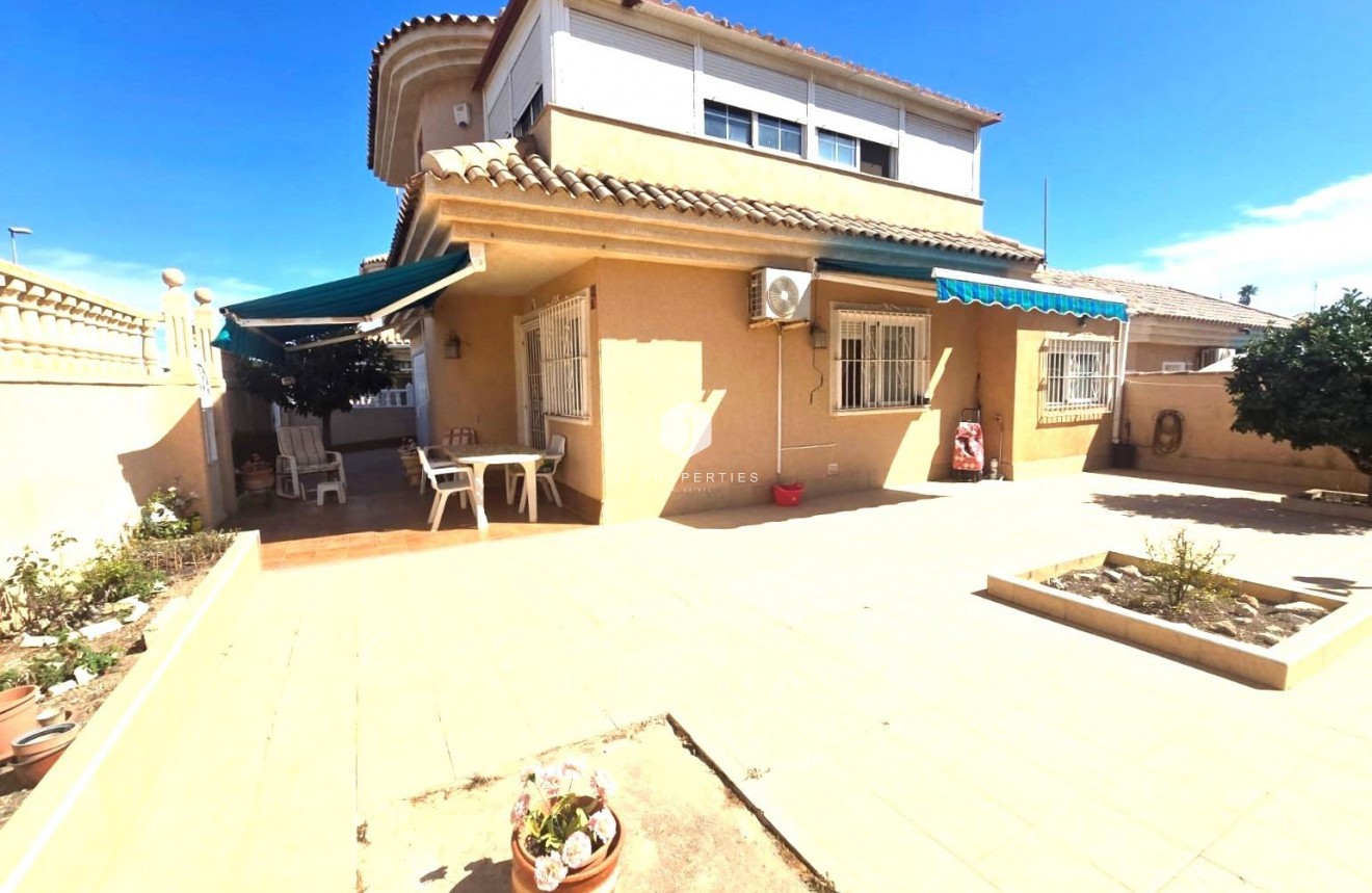 Aus zweiter Hand - Villa -
Torrevieja - Los Balcones - Los Altos del Edén