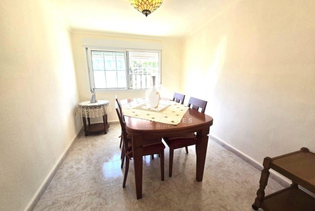 Aus zweiter Hand - Villa -
Torrevieja - Los Balcones - Los Altos del Edén