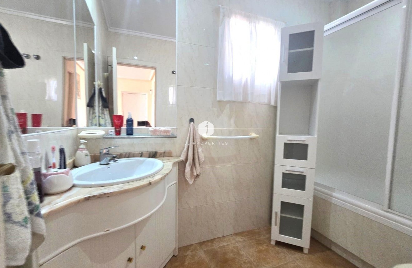 Aus zweiter Hand - Villa -
Torrevieja - Los Balcones - Los Altos del Edén