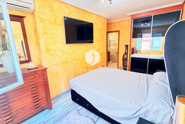 Segunda mano - Apartamento / piso -
Torrevieja - Acequion