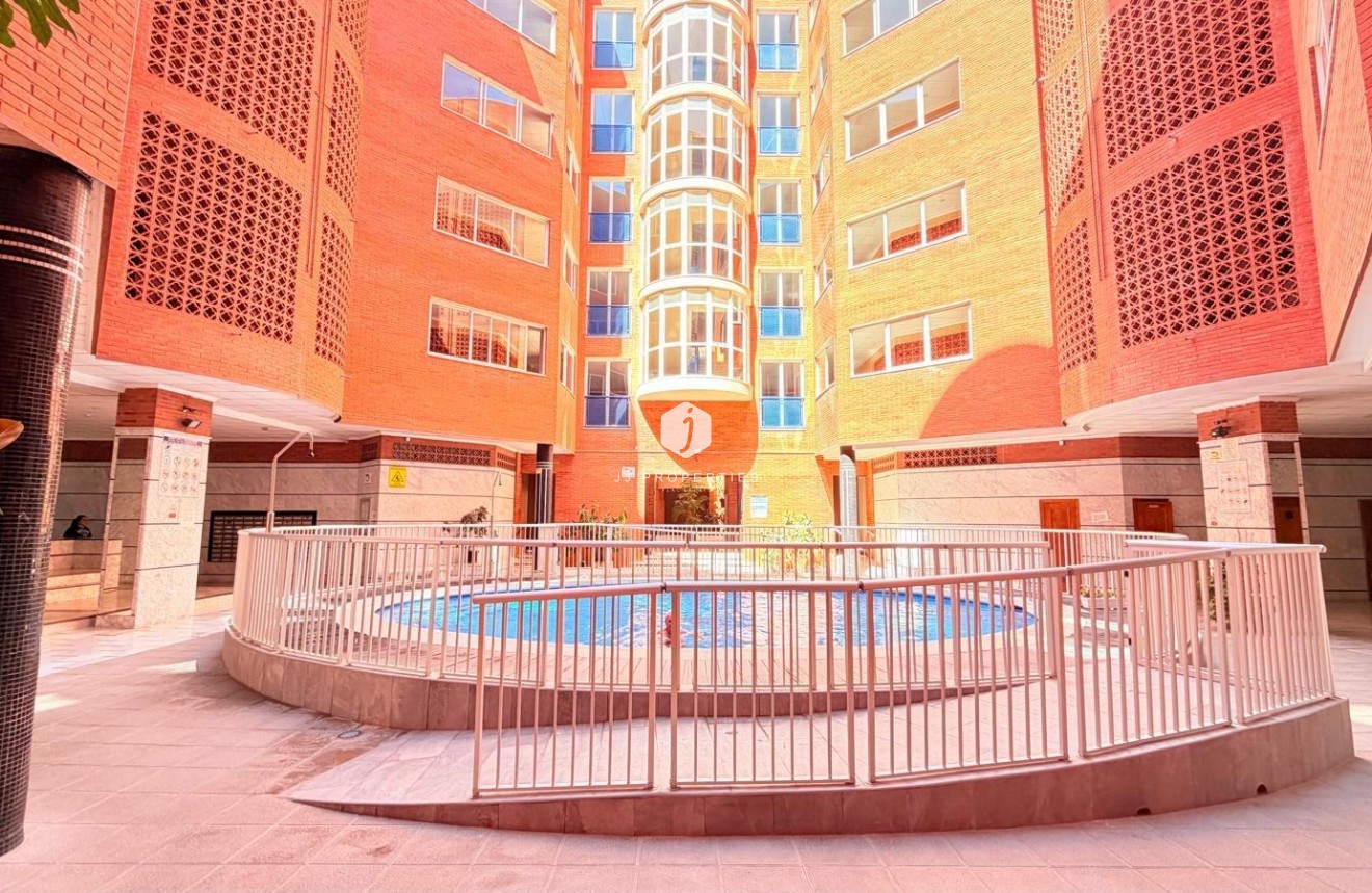 Segunda mano - Apartamento / piso -
Torrevieja - Acequion