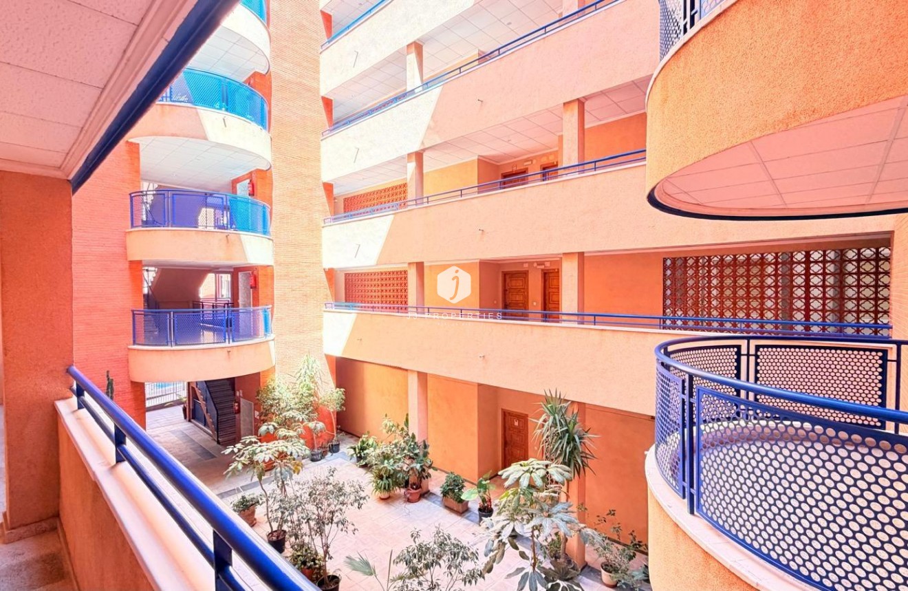 Segunda mano - Apartamento / piso -
Torrevieja - Acequion