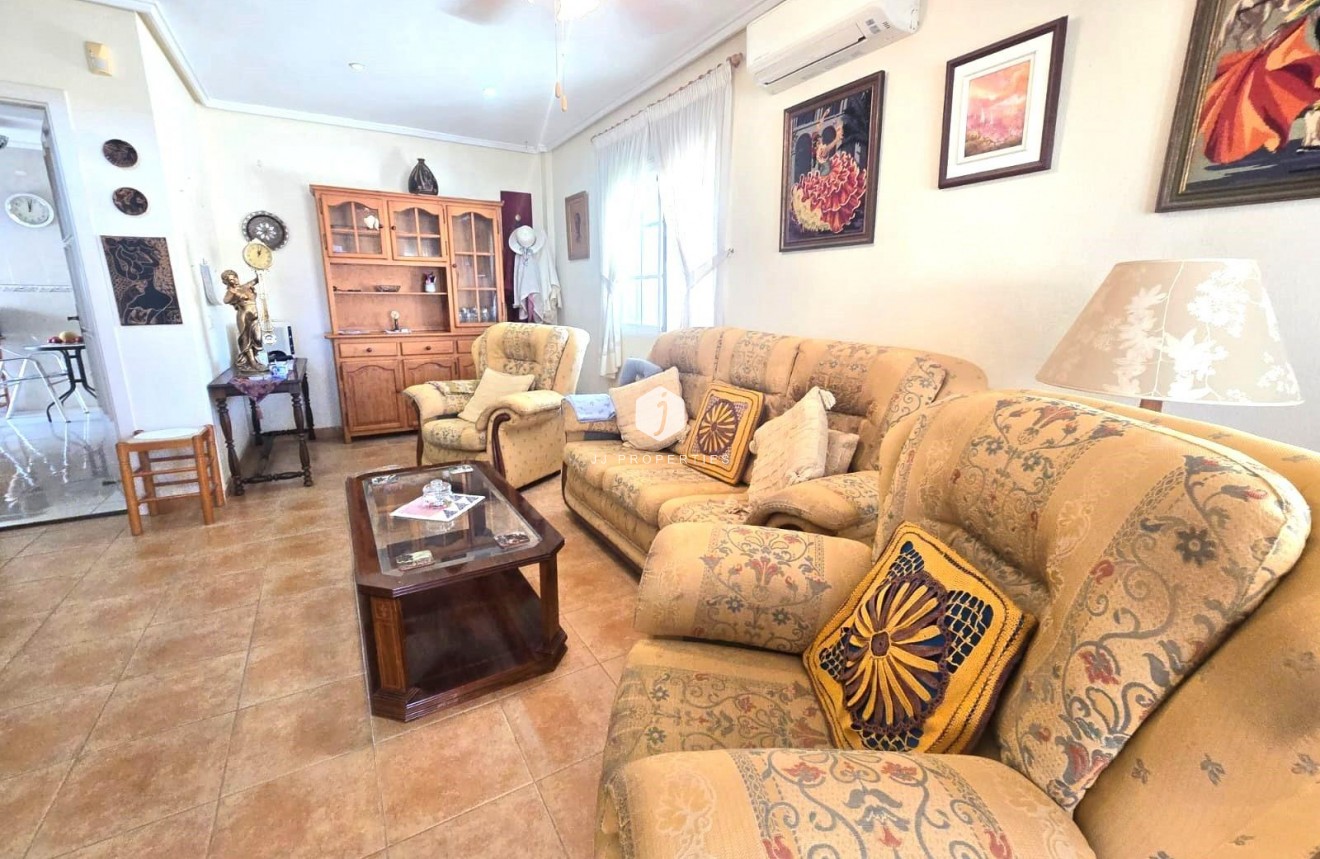 Z drugiej ręki - Villa -
Torrevieja - Los Balcones - Los Altos del Edén