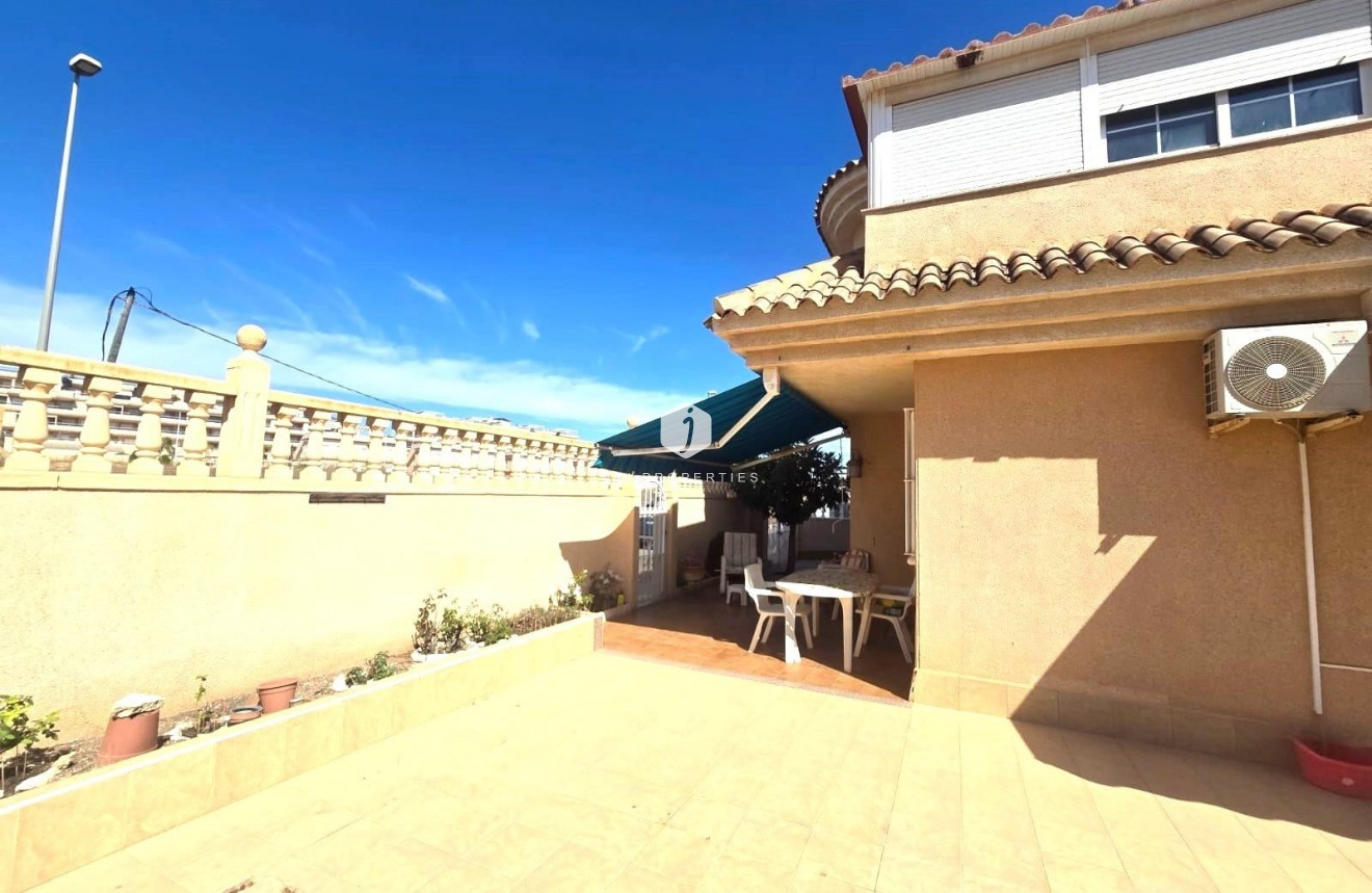 Z drugiej ręki - Villa -
Torrevieja - Los Balcones - Los Altos del Edén