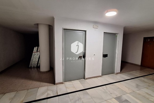 Tweedehands - Appartement / flat -
Torrevieja - Acequion