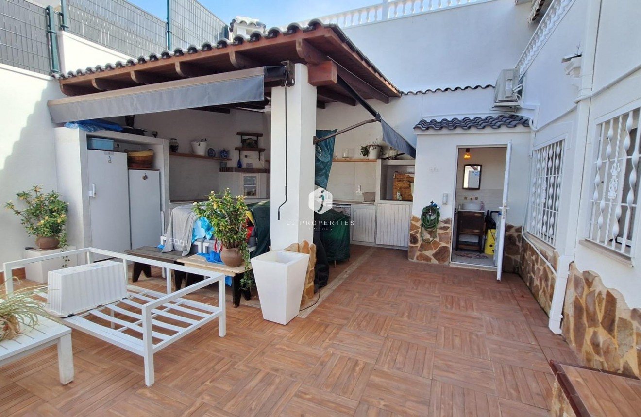 Segunda mano - Villa -
Torrevieja - Los Balcones - Los Altos del Edén
