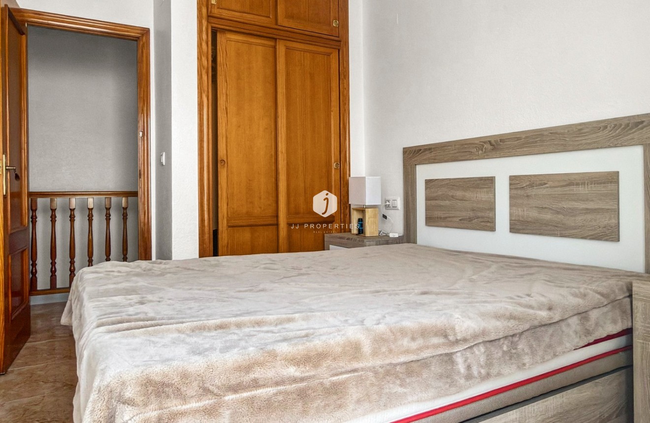D'occasion - Chalet -
Torrevieja - Costa Blanca