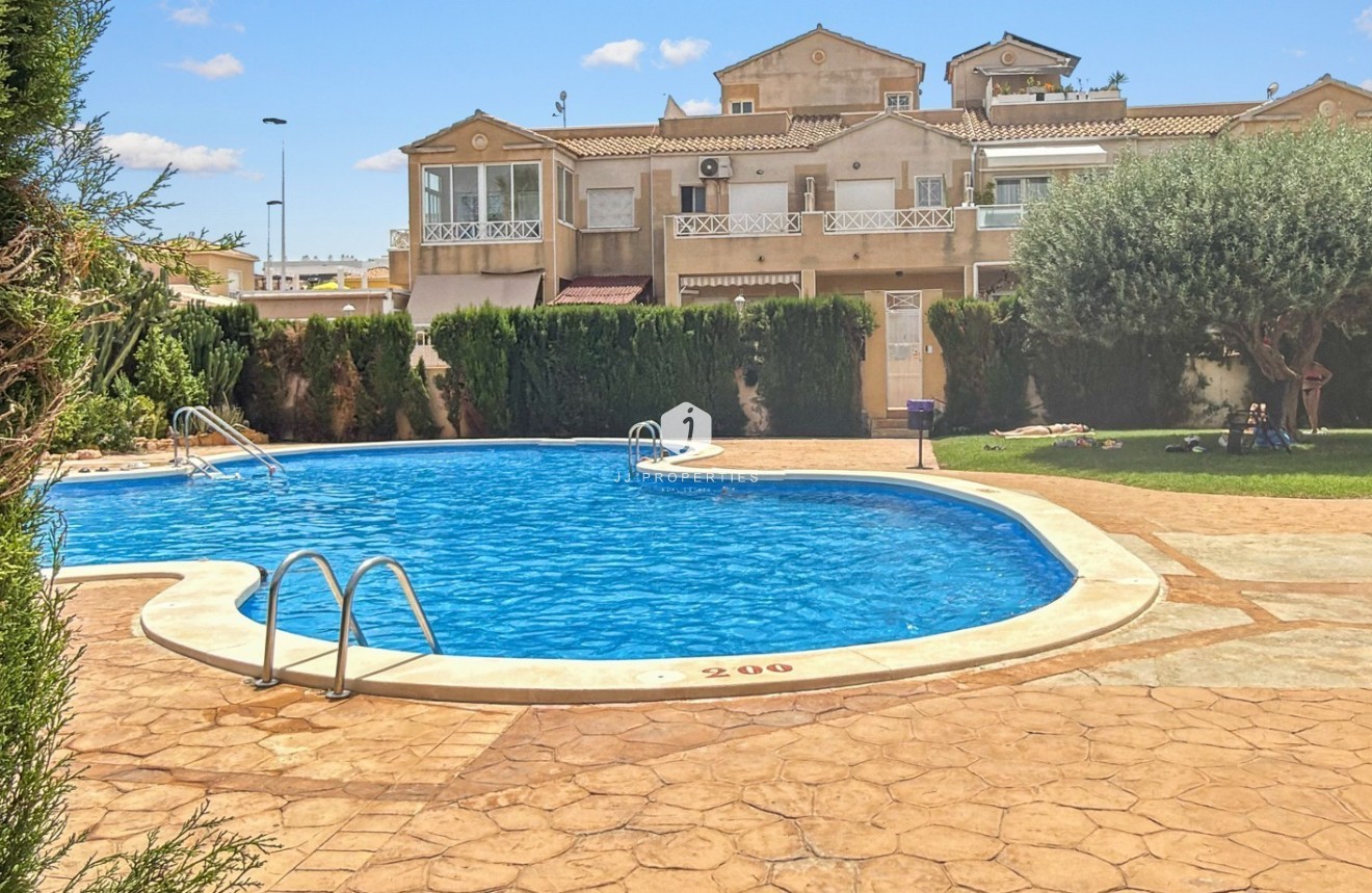 D'occasion - Chalet -
Torrevieja - Costa Blanca