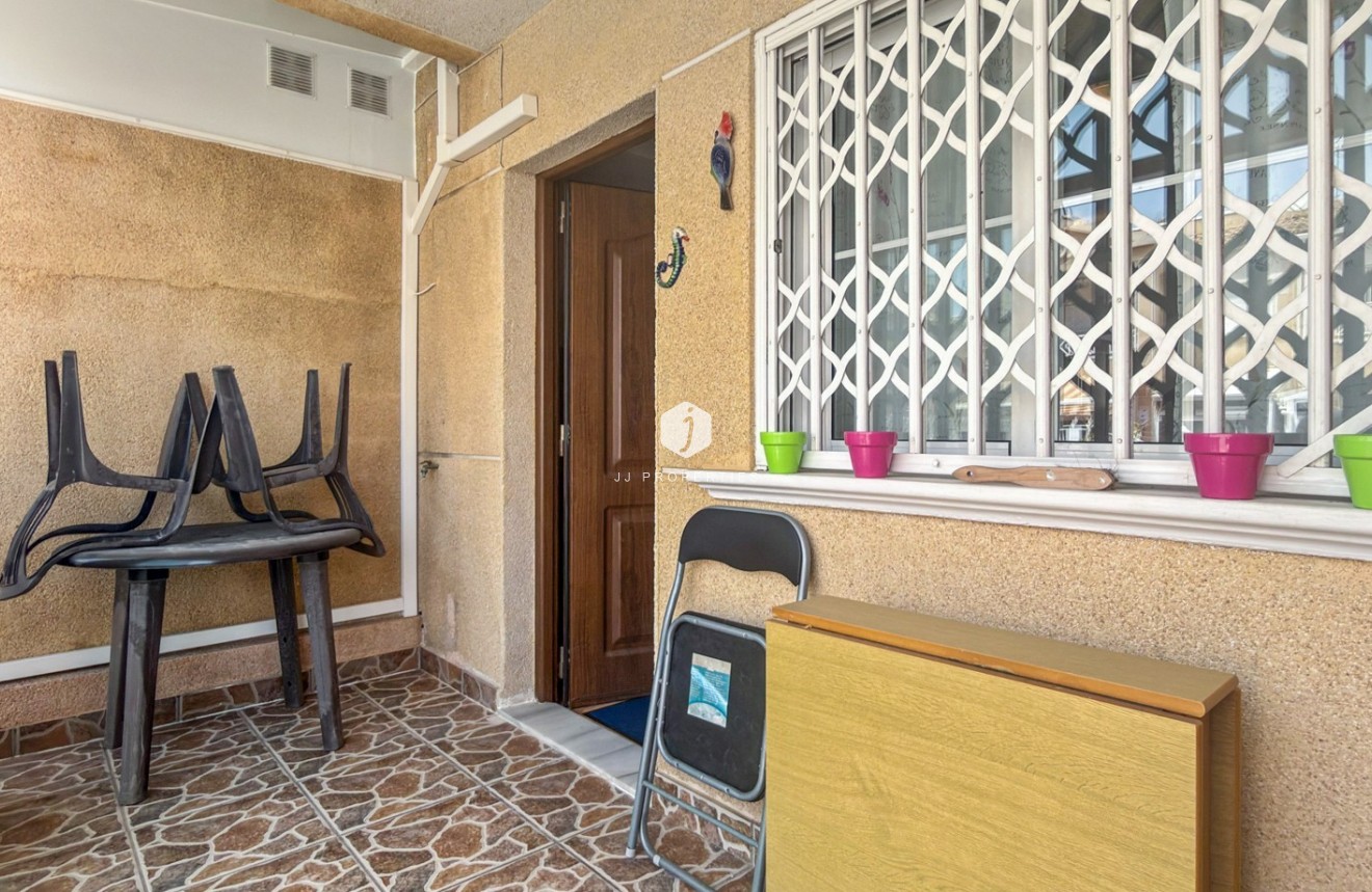 D'occasion - Chalet -
Torrevieja - Costa Blanca