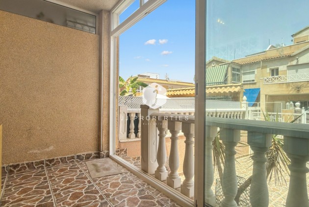 D'occasion - Chalet -
Torrevieja - Costa Blanca