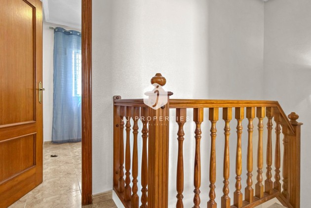 D'occasion - Chalet -
Torrevieja - Costa Blanca