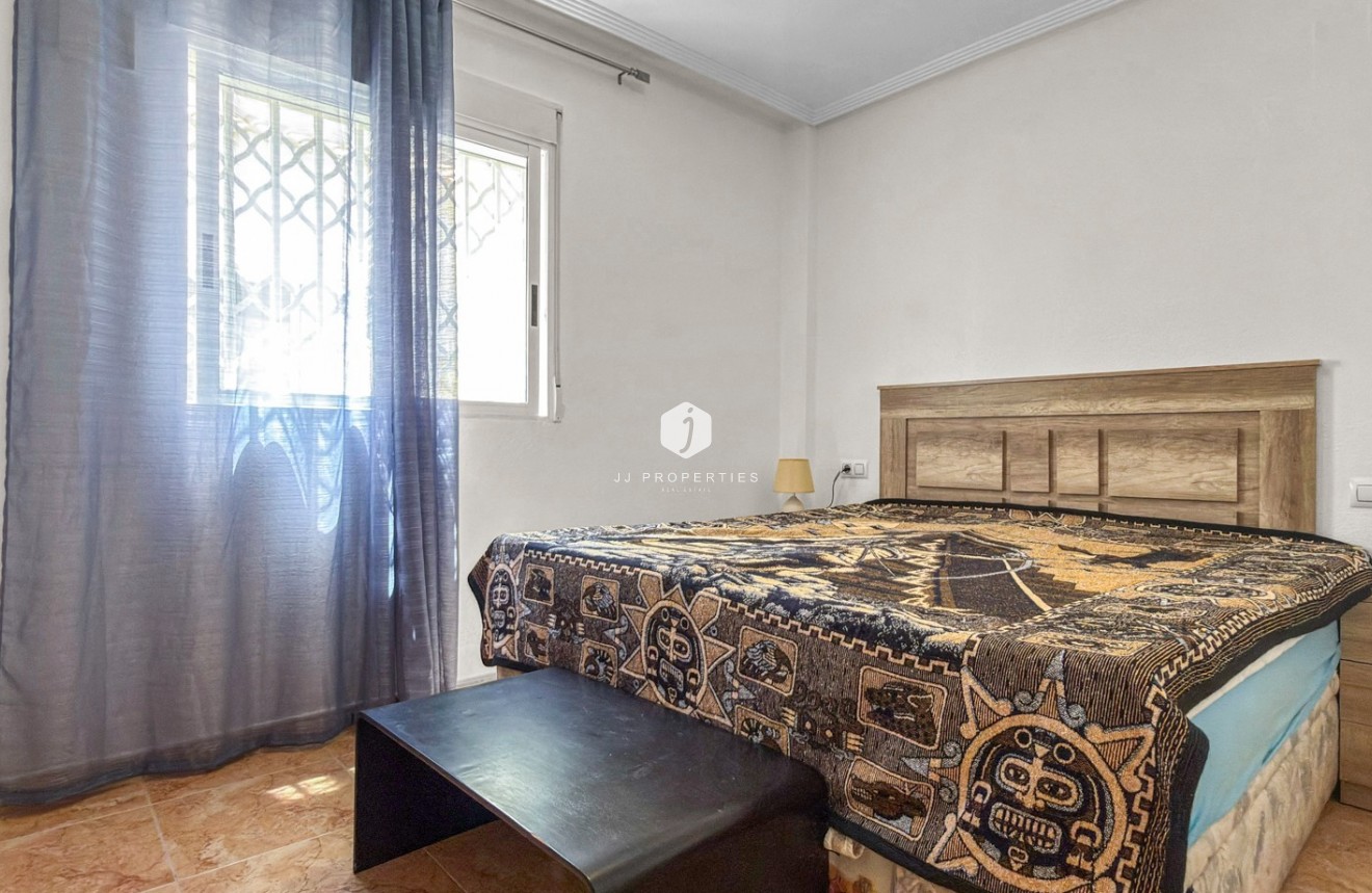 D'occasion - Chalet -
Torrevieja - Costa Blanca