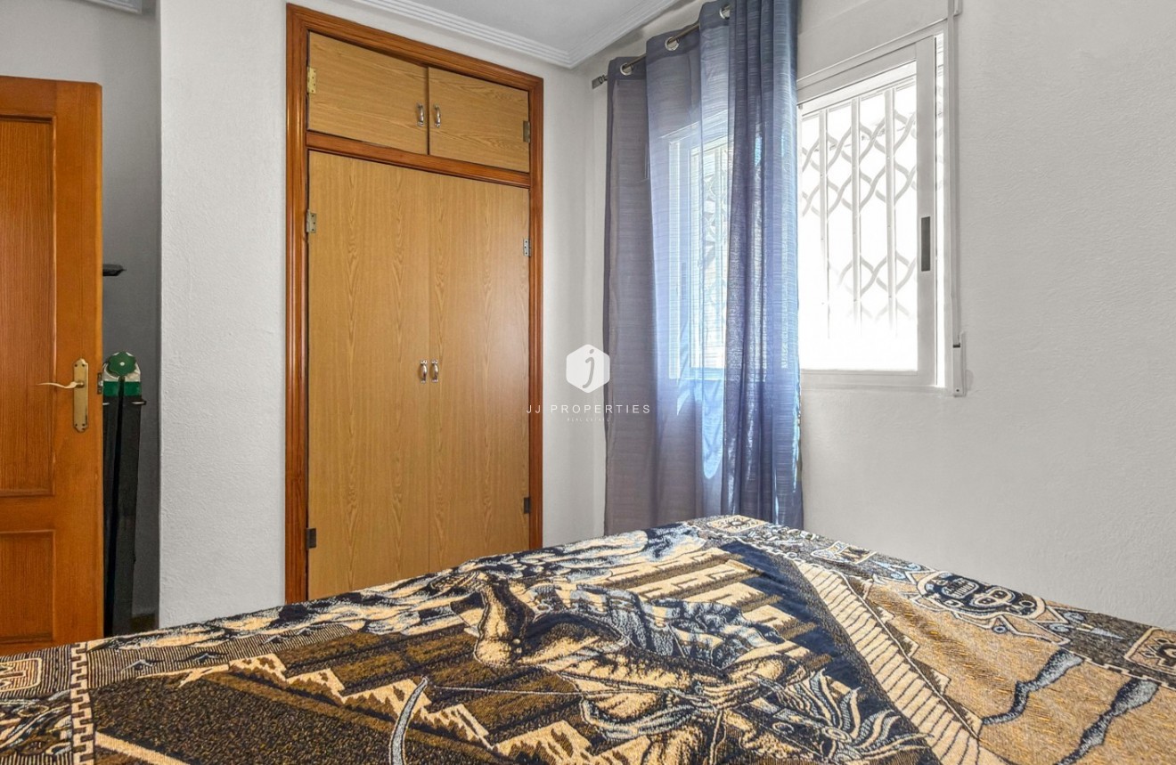 D'occasion - Chalet -
Torrevieja - Costa Blanca