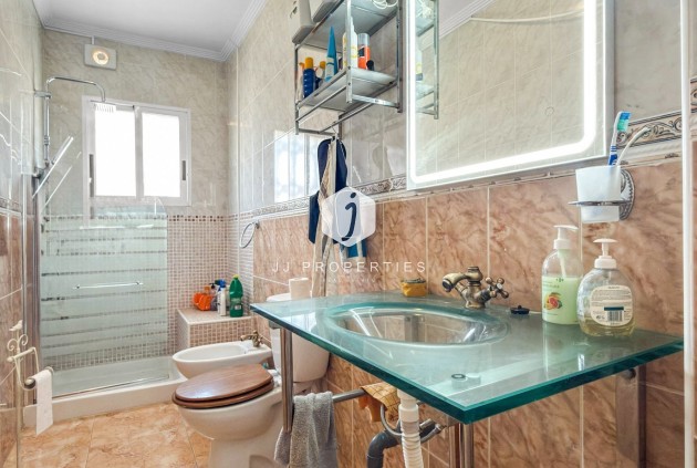 D'occasion - Chalet -
Torrevieja - Costa Blanca
