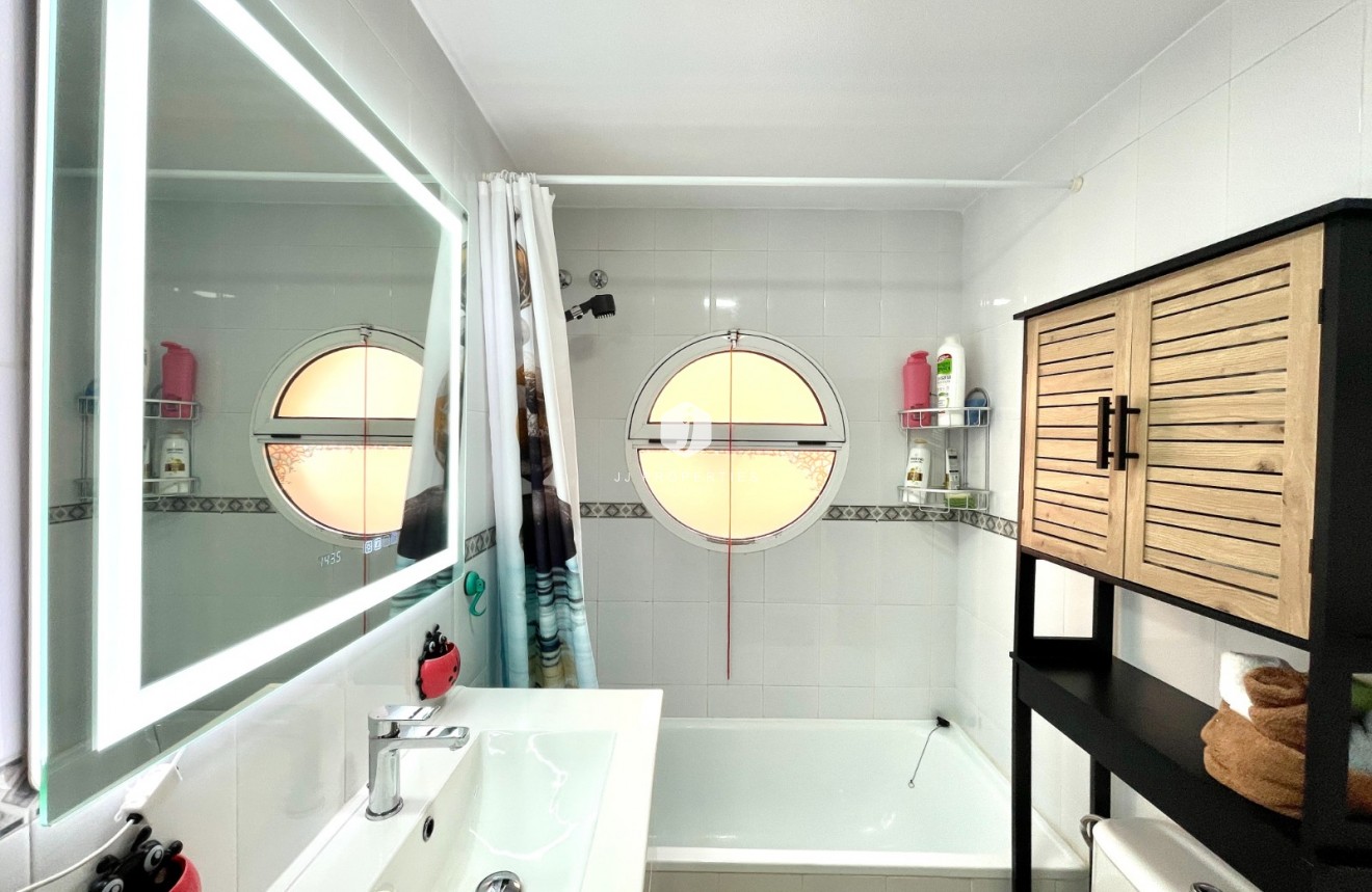 D'occasion - Appartement -
La Siesta - Costa Blanca