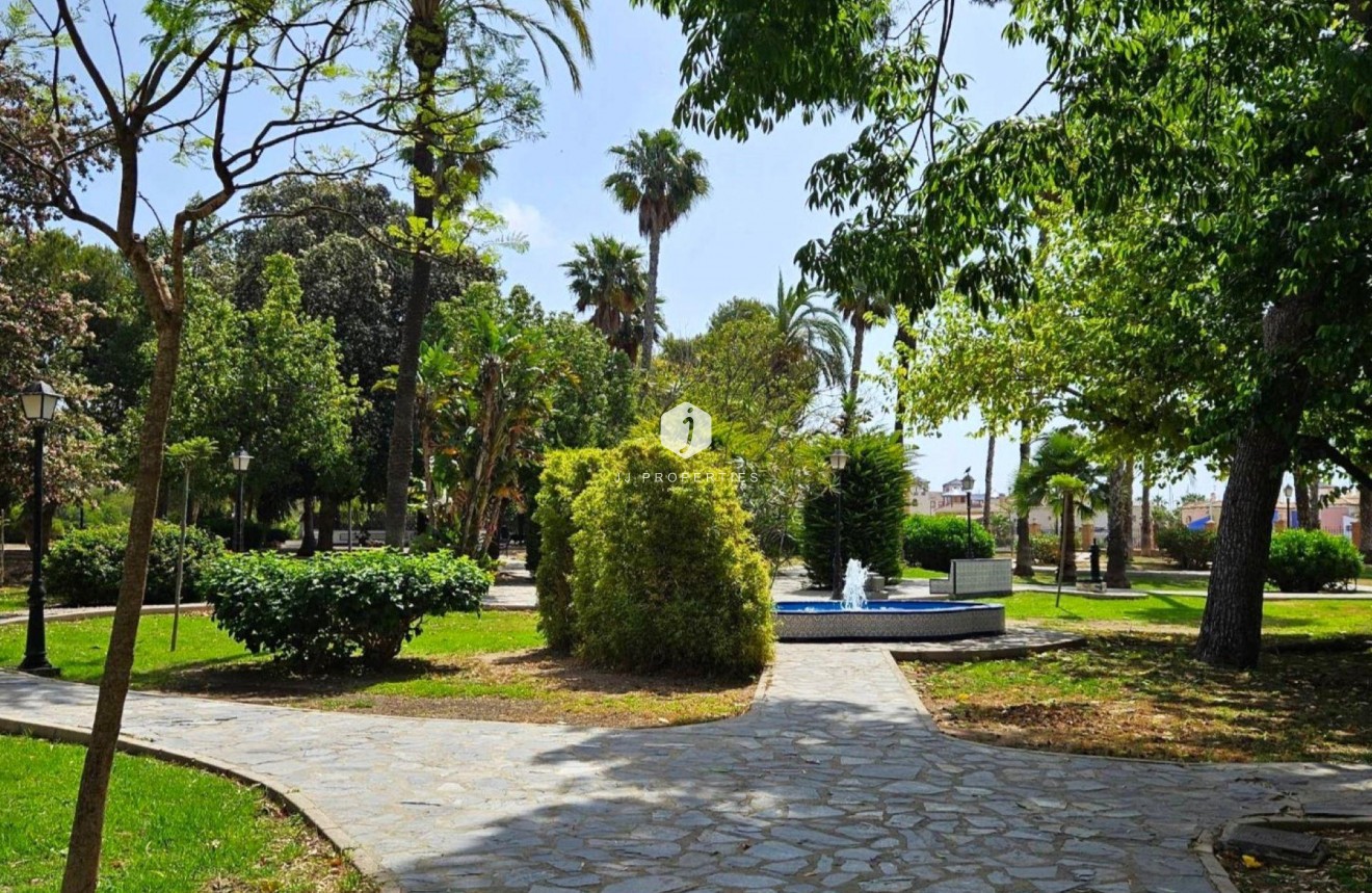 Aus zweiter Hand - Wohnung -
Torrevieja - PARQUE DE LAS NACIONES