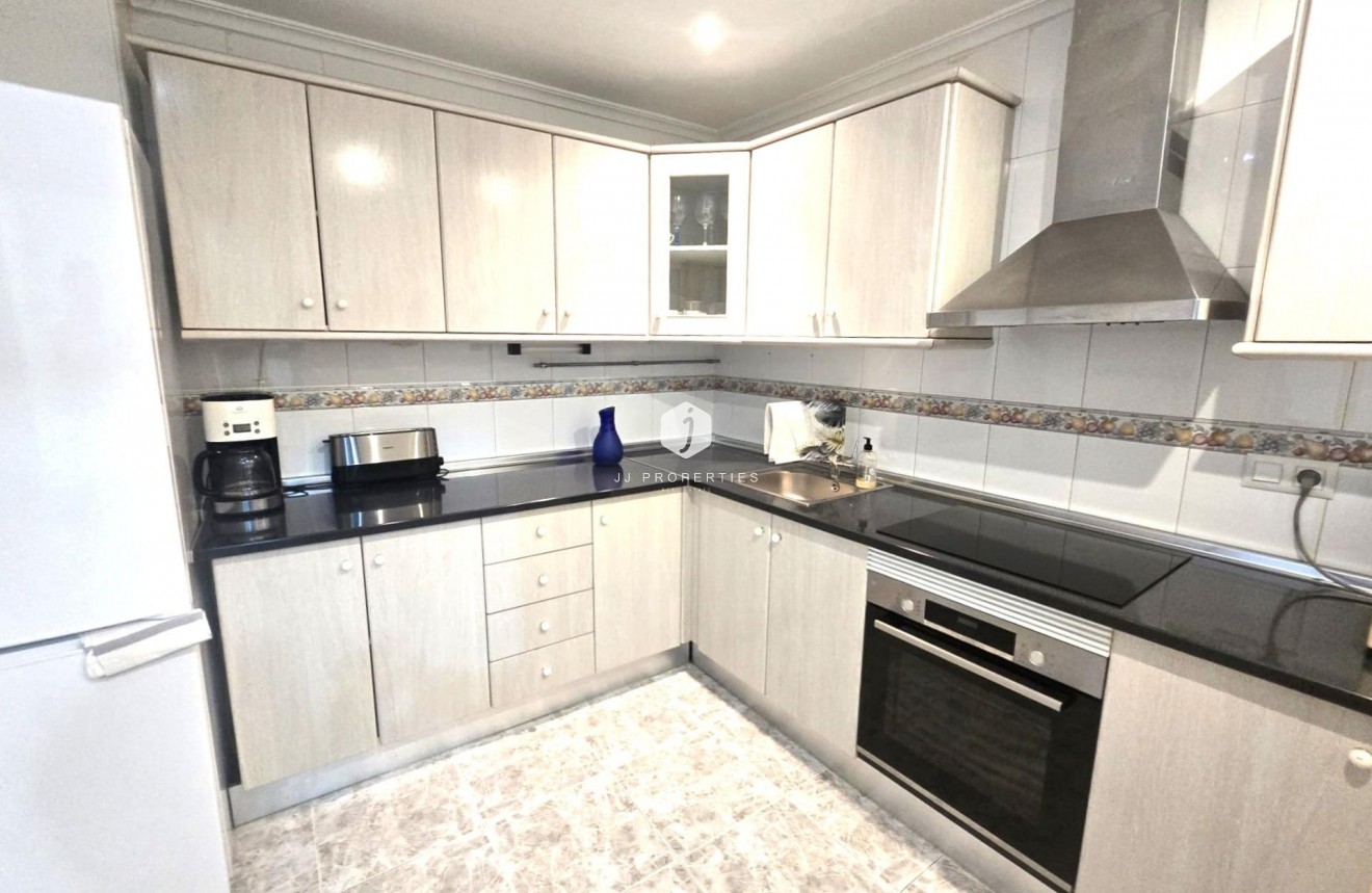 Resale - Apartment / flat -
Torrevieja - Las Piscinas Naturales