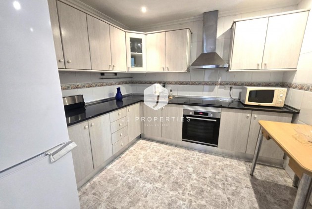 Resale - Apartment / flat -
Torrevieja - Las Piscinas Naturales