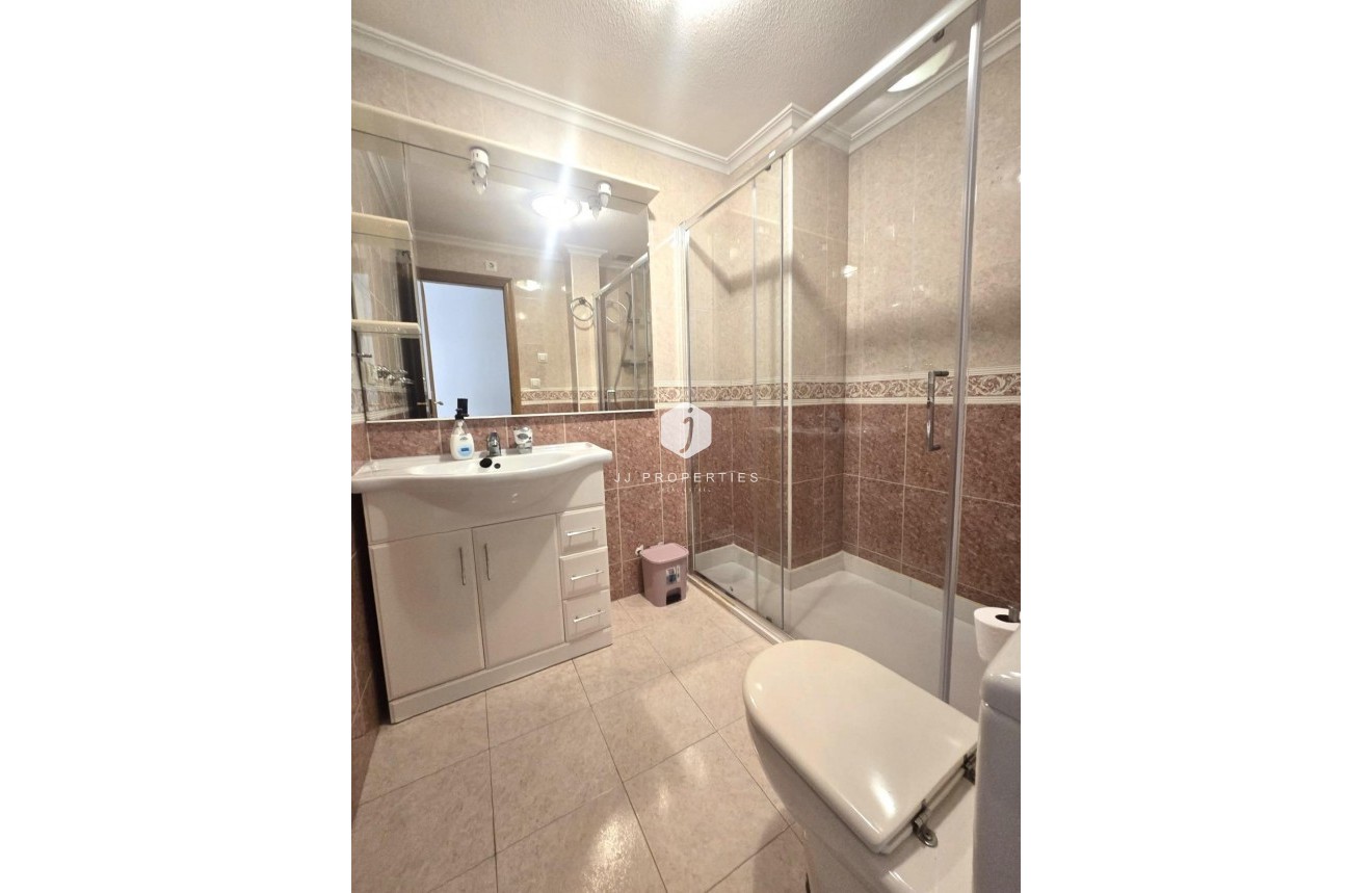Resale - Apartment / flat -
Torrevieja - Las Piscinas Naturales