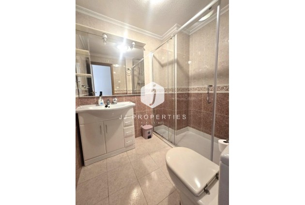 Resale - Apartment / flat -
Torrevieja - Las Piscinas Naturales