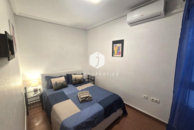 Resale - Apartment / flat -
Torrevieja - Las Piscinas Naturales