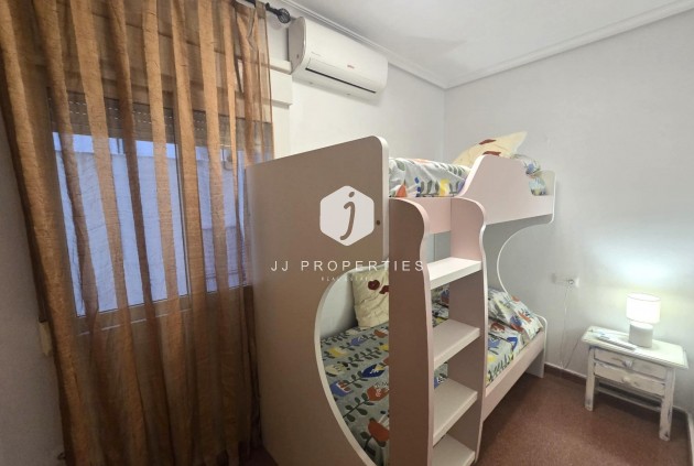 Resale - Apartment / flat -
Torrevieja - Las Piscinas Naturales