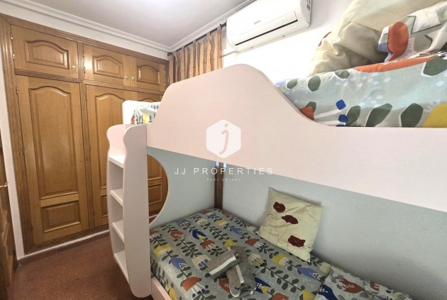 Resale - Apartment / flat -
Torrevieja - Las Piscinas Naturales