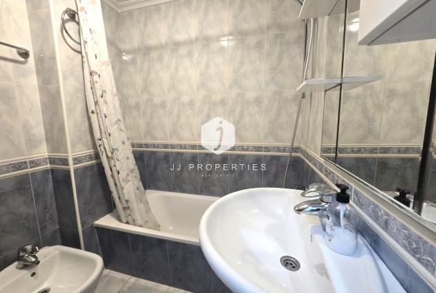 Resale - Apartment / flat -
Torrevieja - Las Piscinas Naturales