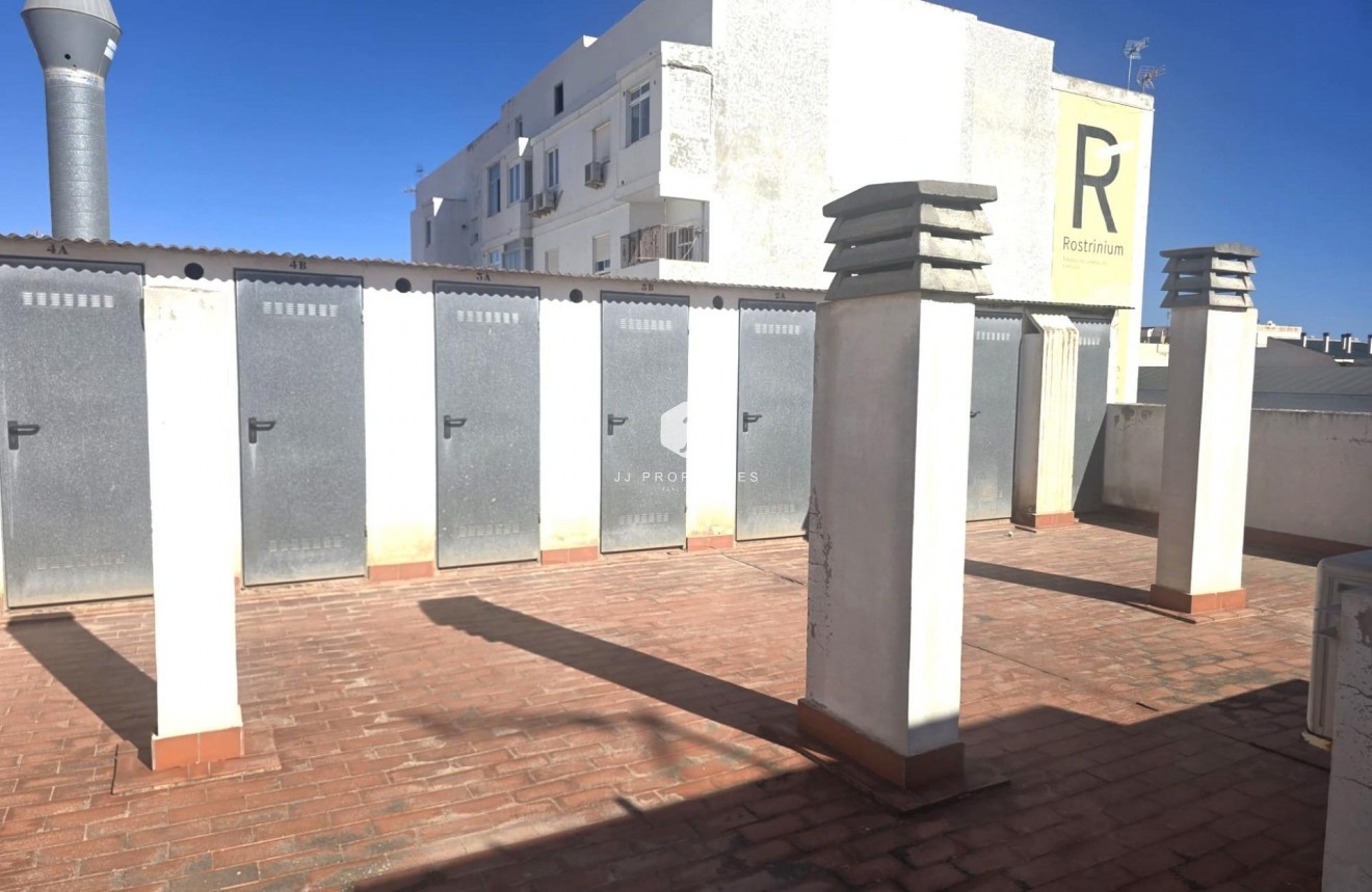 Resale - Apartment / flat -
Torrevieja - Las Piscinas Naturales