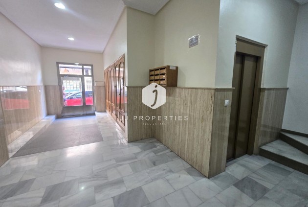 Resale - Apartment / flat -
Torrevieja - Las Piscinas Naturales