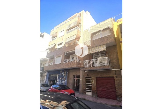 Resale - Apartment / flat -
Torrevieja - Las Piscinas Naturales